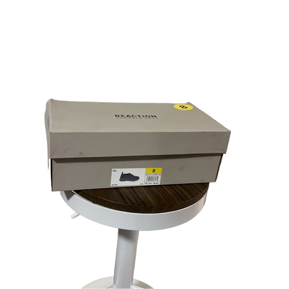 NWT Kenneth Cole Reaction Sneaker - Size 8 - Picture 6 of 7